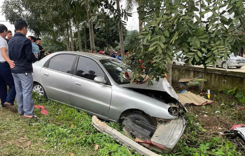 Hiện trường vụ TNGT. Hiện trường vụ TNGT.