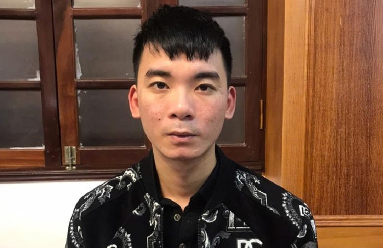 Bỏ chạy khi gặp c&ocirc;ng an, t&agrave;i xế lộ h&agrave;nh vi chở người nhập cảnh tr&aacute;i ph&eacute;p- Ảnh 1.