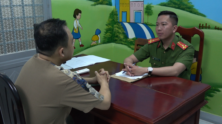 Bắt 2 đối tượng ở Tiền Giang lừa chạy &aacute;n gần 100 triệu đồng- Ảnh 1.