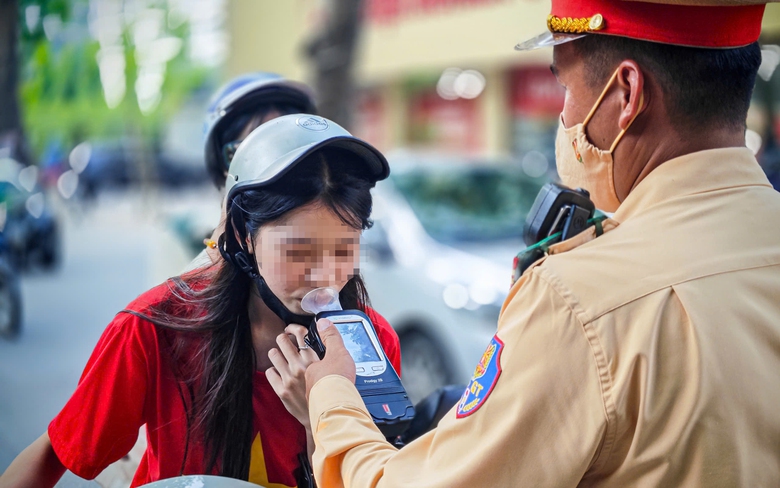 H&agrave; Nội: Vi phạm nồng độ cồn giảm mạnh từ khi &aacute;p dụng Nghị định 168
