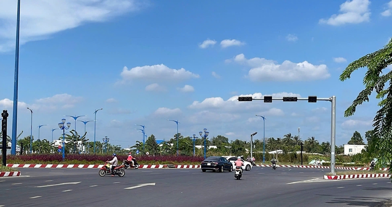 Cần Thơ: Tạm tắt đ&egrave;n t&iacute;n hiệu ở n&uacute;t giao c&oacute; v&ograve;ng xoay để theo d&otilde;i lưu lượng phương tiện- Ảnh 1.