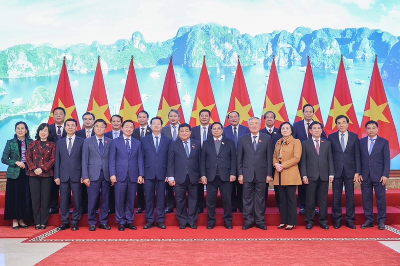 Thủ tướng giao nhiệm vụ c&aacute;c th&agrave;nh vi&ecirc;n Ch&iacute;nh phủ mới được bổ nhiệm- Ảnh 7.