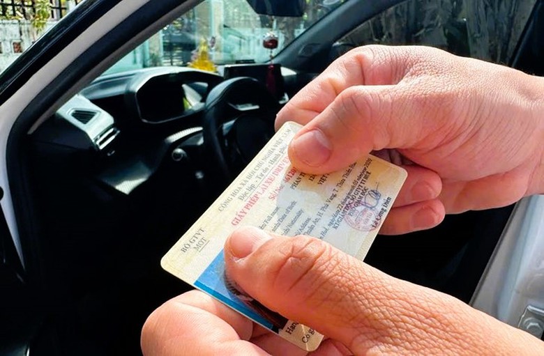 Nhiều tỉnh tạm dừng tổ chức s&aacute;t hạch l&aacute;i xe- Ảnh 2.