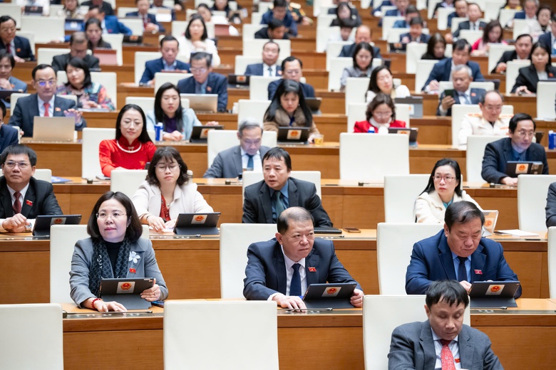 Chốt quy tr&igrave;nh xem x&eacute;t, th&ocirc;ng qua dự thảo luật, nghị quyết tại một kỳ họp- Ảnh 1.