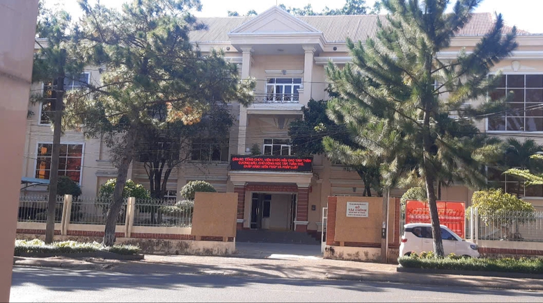 Gi&aacute;m đốc, ph&oacute; gi&aacute;m đốc c&ugrave;ng 10 nh&acirc;n vi&ecirc;n Sở T&agrave;i ch&iacute;nh Gia Lai xin nghỉ hưu trước tuổi- Ảnh 1.