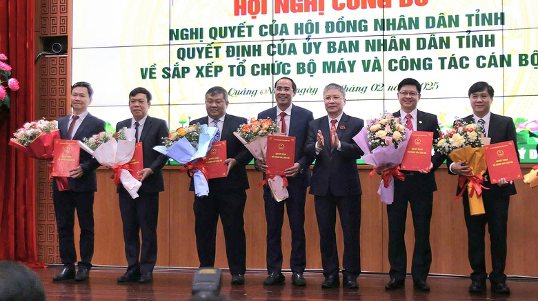 Quảng Nam th&agrave;nh lập 6 sở, bổ nhiệm c&aacute;c gi&aacute;m đốc sở mới- Ảnh 1.