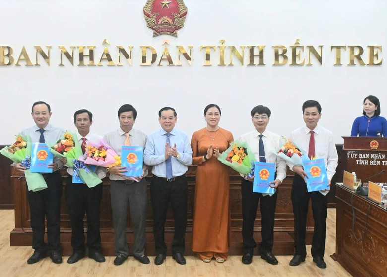 &Ocirc;ng Cao Minh Đức được bổ nhiệm l&agrave;m Gi&aacute;m đốc Sở X&acirc;y dựng Bến Tre- Ảnh 1.