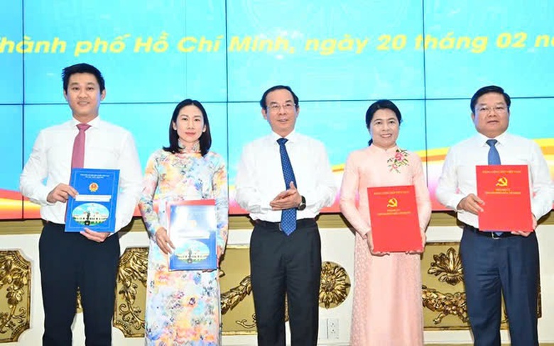 TP.HCM trao quyết định điều động, bổ nhiệm nhiều c&aacute;n bộ chủ chốt