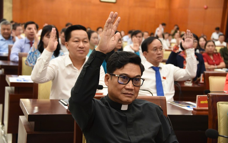 TP.HCM hỗ trợ cao nhất 2,7 tỷ đồng cho c&aacute;n bộ nghỉ hưu sớm