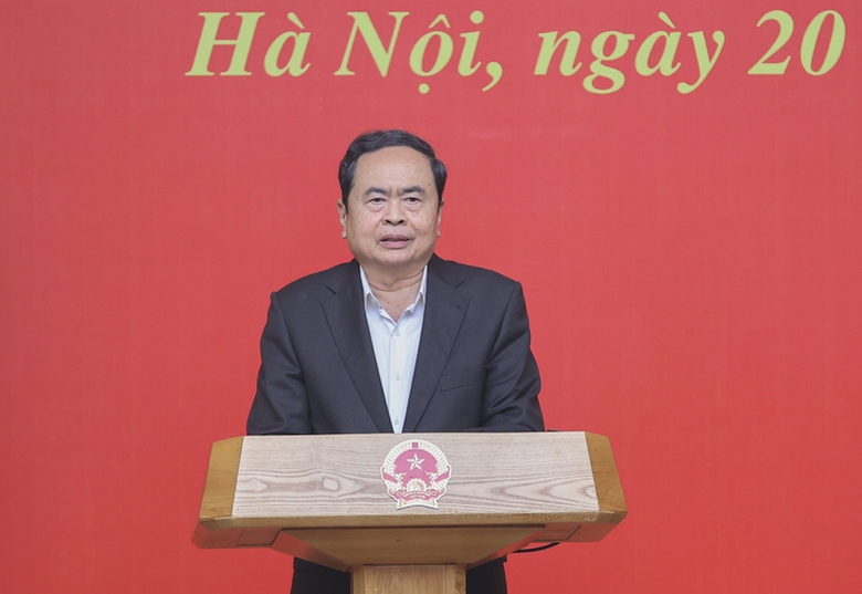 C&ocirc;ng bố quyết định th&agrave;nh lập c&aacute;c đo&agrave;n kiểm tra đối với Đảng ủy Ch&iacute;nh phủ, Đảng ủy Quốc hội- Ảnh 3.