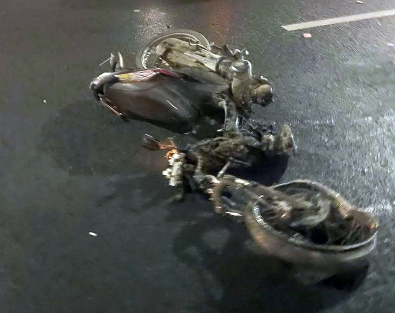 H&agrave; Nội: T&agrave;i xế xe m&aacute;y tử vong sau va chạm &ocirc; t&ocirc; tr&ecirc;n cầu Nhật T&acirc;n- Ảnh 1.