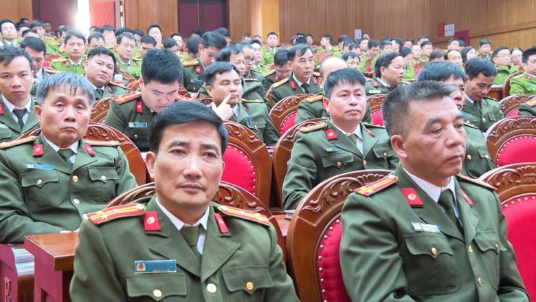 Nhiều l&atilde;nh đạo cấp ph&ograve;ng thuộc C&ocirc;ng an tỉnh Vĩnh Ph&uacute;c xin nghỉ hưu trước tuổi- Ảnh 1.