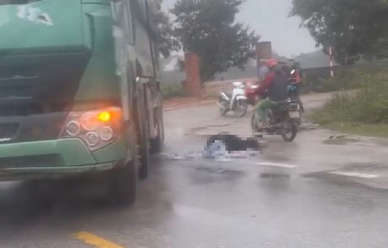 Xe m&aacute;y va chạm xe tải, 1 người tử vong thương t&acirc;m- Ảnh 1.