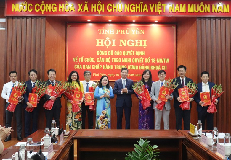 Danh s&aacute;ch gi&aacute;m đốc c&aacute;c sở ở Ph&uacute; Y&ecirc;n sau s&aacute;p nhập- Ảnh 1.