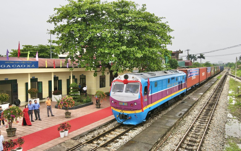 Bộ GTVT tr&igrave;nh Ch&iacute;nh phủ Dự &aacute;n Luật Đường sắt (sửa đổi)