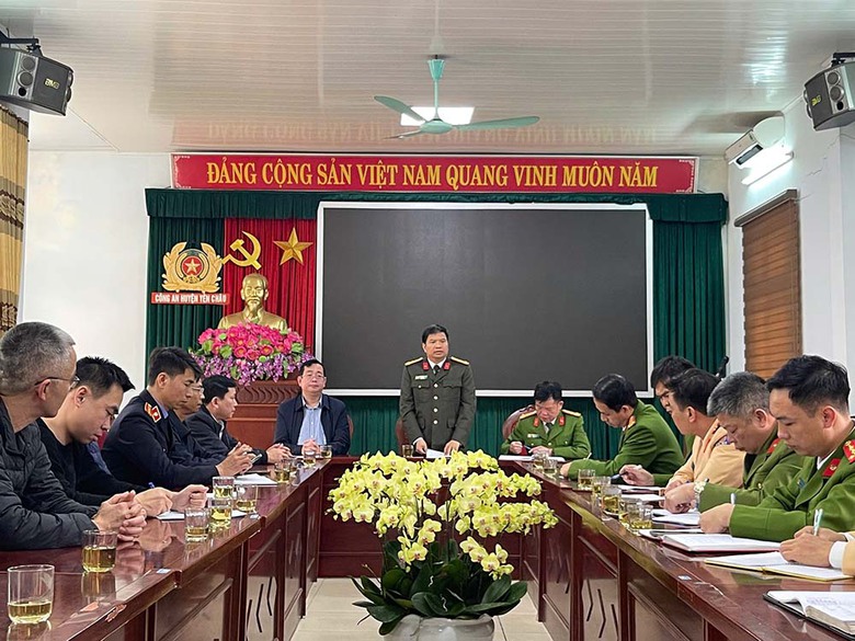 Gi&aacute;m đốc C&ocirc;ng an Sơn La chỉ đạo khẩn trương l&agrave;m r&otilde; nguy&ecirc;n nh&acirc;n vụ TNGT khiến 6 người chết- Ảnh 1.