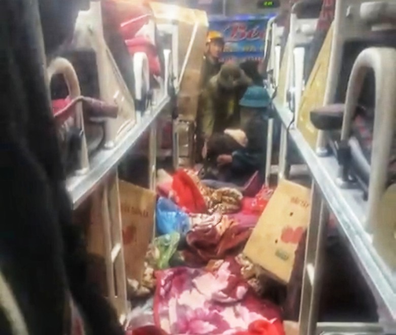 Danh t&iacute;nh 15 nạn nh&acirc;n thương vong trong vụ xe kh&aacute;ch t&ocirc;ng xe đầu k&eacute;o ở Sơn La- Ảnh 2.