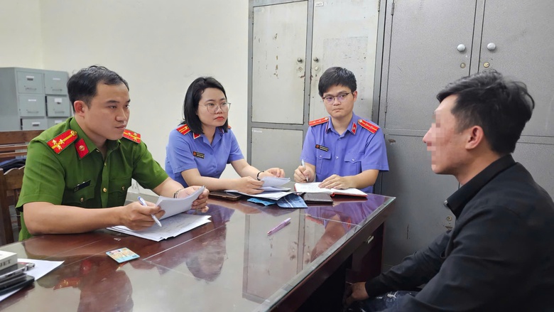 Bị đ&aacute;nh nhập viện v&igrave; tr&ecirc;u chọc phải bạn g&aacute;i người kh&aacute;c- Ảnh 1.