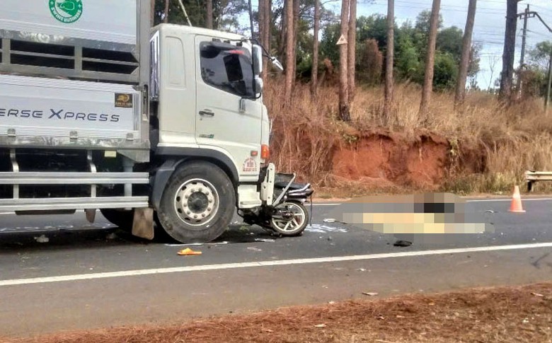 Vụ tai nạn khiến người đ&agrave;n &ocirc;ng chưa r&otilde; nh&acirc;n th&acirc;n, lai lịch tử vong thương t&acirc;m.