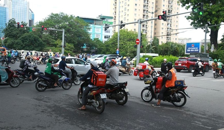 Hãng xe công nghệ xử lý tài xế vi phạm giao thông thế nào?- Ảnh 1. Hãng xe công nghệ xử lý tài xế vi phạm giao thông thế nào?- Ảnh 1.