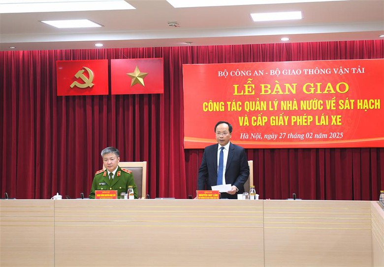 Bộ Công an tiếp nhận bàn giao sát hạch, cấp GPLX từ Bộ GTVT- Ảnh 1. Bộ Công an tiếp nhận bàn giao sát hạch, cấp GPLX từ Bộ GTVT- Ảnh 1.