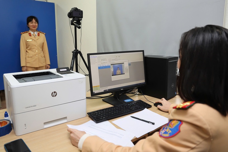 Công an cấp đổi bằng lái xe từ ngày 1/3, Cục CSGT khuyến cáo gì?- Ảnh 2. Công an cấp đổi bằng lái xe từ ngày 1/3, Cục CSGT khuyến cáo gì?- Ảnh 2.