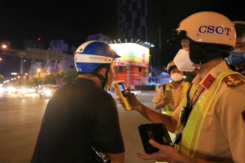 CSGT ph&aacute;t hiện, xử l&yacute; 17.149 t&agrave;i xế (chiếm 30,71% tổng số vi phạm).