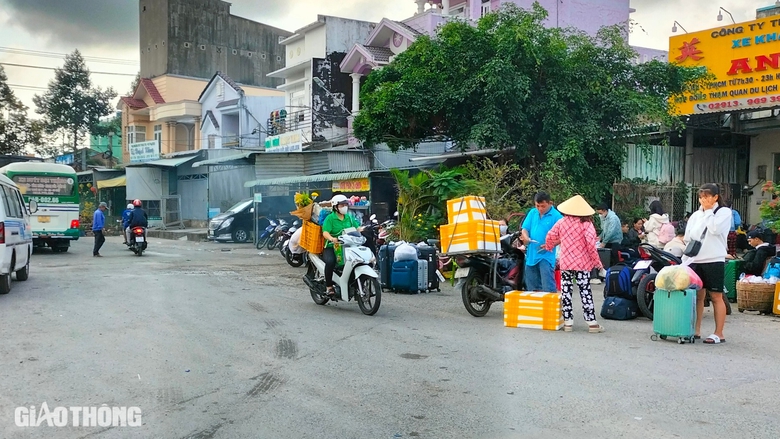 C&agrave; Mau, Bạc Li&ecirc;u l&agrave;m g&igrave; để kh&ocirc;ng &ugrave;n ứ kh&aacute;ch tại bến xe sau Tết?- Ảnh 3.