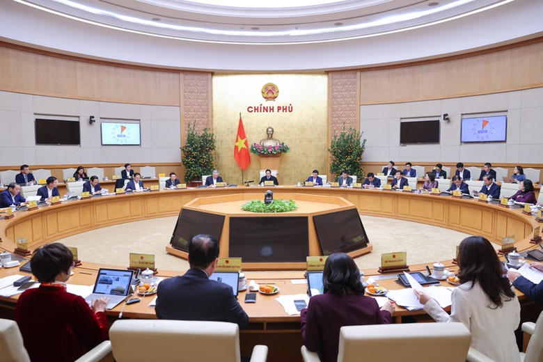 Thủ tướng: Tai nạn giao th&ocirc;ng giảm cho thấy t&iacute;nh đ&uacute;ng đắn của Nghị định 168- Ảnh 2.