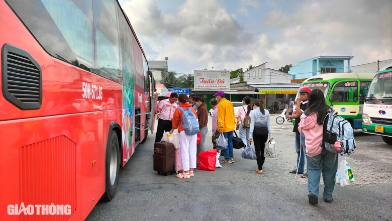C&agrave; Mau, Bạc Li&ecirc;u l&agrave;m g&igrave; để kh&ocirc;ng &ugrave;n ứ kh&aacute;ch tại bến xe sau Tết?- Ảnh 5.