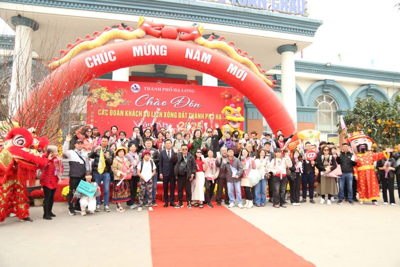 Quảng Ninh: 9 ngày nghỉ Tết chỉ xảy ra 4 vụ TNGT, giảm mạnh so với cùng kỳ- Ảnh 2. Quảng Ninh: 9 ngày nghỉ Tết chỉ xảy ra 4 vụ TNGT, giảm mạnh so với cùng kỳ- Ảnh 2.