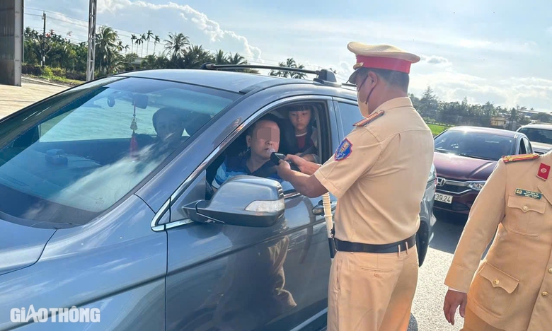 Đắk Lắk: Hơn 1.600 phương tiện vi phạm, 200 t&agrave;i xế bị trừ điểm trong 9 ng&agrave;y nghỉ Tết- Ảnh 1.