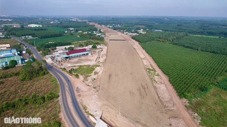 Gỡ khó vật liệu đất san lấp cho cao tốc Biên Hòa - Vũng Tàu- Ảnh 3. Gỡ khó vật liệu đất san lấp cho cao tốc Biên Hòa - Vũng Tàu- Ảnh 3.