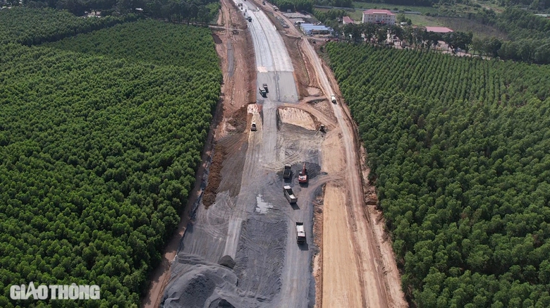 Gỡ khó vật liệu đất san lấp cho cao tốc Biên Hòa - Vũng Tàu- Ảnh 2. Gỡ khó vật liệu đất san lấp cho cao tốc Biên Hòa - Vũng Tàu- Ảnh 2.