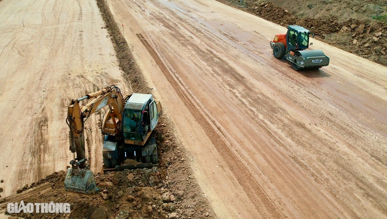 Gỡ khó vật liệu đất san lấp cho cao tốc Biên Hòa - Vũng Tàu- Ảnh 1. Gỡ khó vật liệu đất san lấp cho cao tốc Biên Hòa - Vũng Tàu- Ảnh 1.
