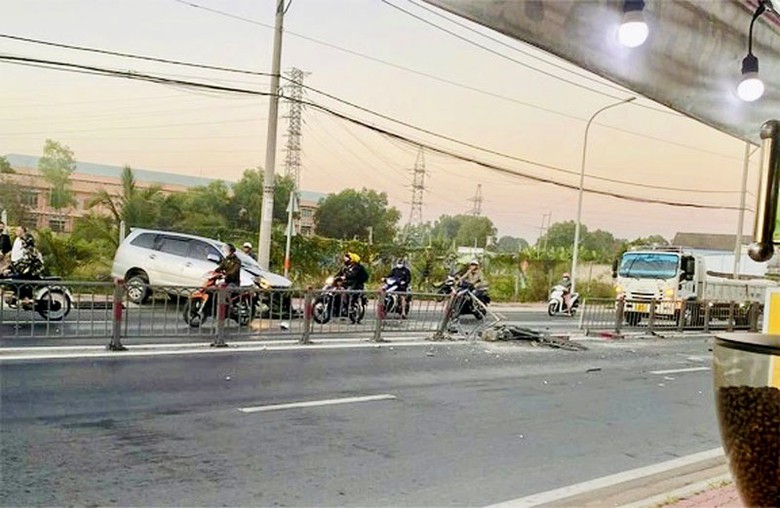 Hiện trường vụ tai nạn - Ảnh: Ch&iacute; Thạch.