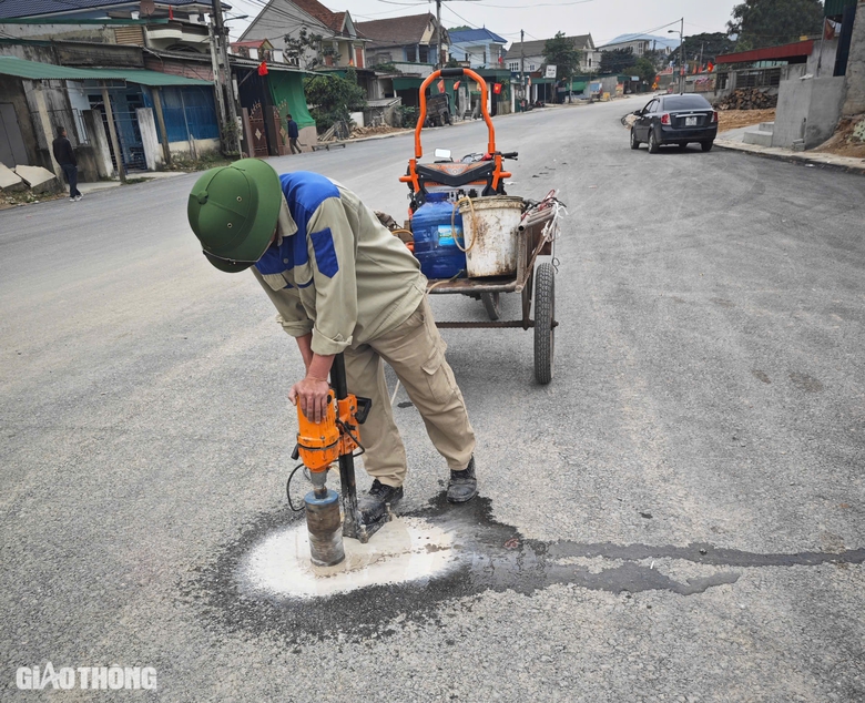 Nhà thầu đường ven biển 4.600 tỷ ở Nghệ An quyết tâm rút ngắn tiến độ 5 tháng- Ảnh 5. Nhà thầu đường ven biển 4.600 tỷ ở Nghệ An quyết tâm rút ngắn tiến độ 5 tháng- Ảnh 5.