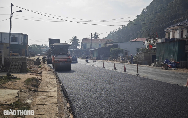 Nhà thầu đường ven biển 4.600 tỷ ở Nghệ An quyết tâm rút ngắn tiến độ 5 tháng- Ảnh 3. Nhà thầu đường ven biển 4.600 tỷ ở Nghệ An quyết tâm rút ngắn tiến độ 5 tháng- Ảnh 3.
