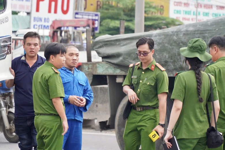 Thông tin mới nhất vụ tài xế xe tải cán người đi xe máy 2 lần trên QL51- Ảnh 2. Thông tin mới nhất vụ tài xế xe tải cán người đi xe máy 2 lần trên QL51- Ảnh 2.