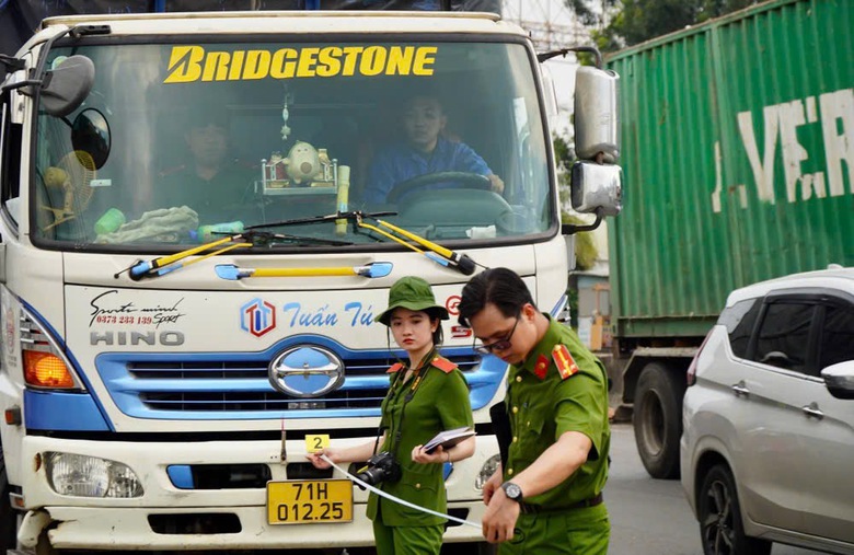 Thông tin mới nhất vụ tài xế xe tải cán người đi xe máy 2 lần trên QL51- Ảnh 1. Thông tin mới nhất vụ tài xế xe tải cán người đi xe máy 2 lần trên QL51- Ảnh 1.