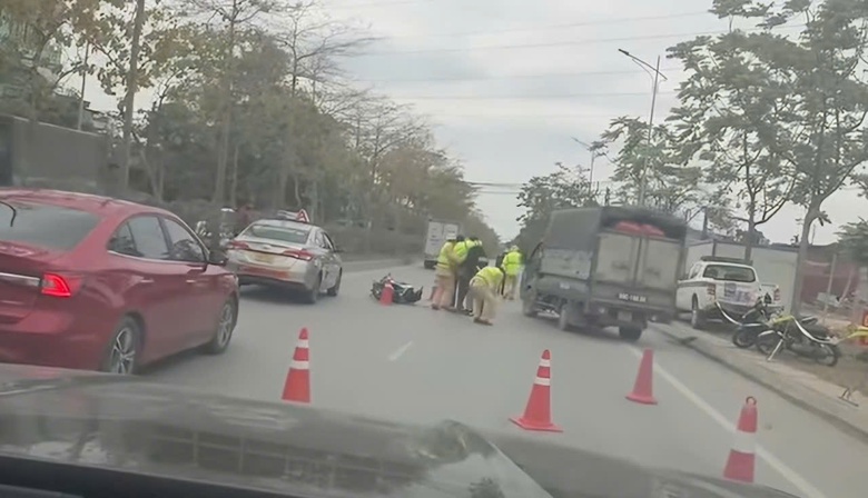 Nam thanh niên vi phạm nồng độ cồn, đâm ngã CSGT tại Bắc Ninh- Ảnh 1. Nam thanh niên vi phạm nồng độ cồn, đâm ngã CSGT tại Bắc Ninh- Ảnh 1.