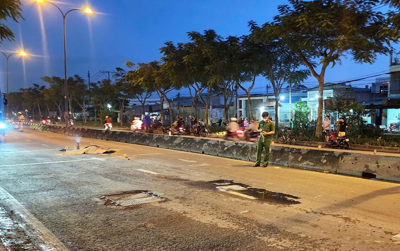 Hiện trường vụ tai nạn l&agrave;m &ocirc;ng N.T.Q tử vong tại chỗ.