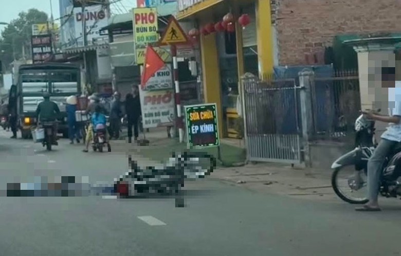 Hiện trường vụ tai nạn khiến người đ&agrave;n &ocirc;ng tử vong tại chỗ.