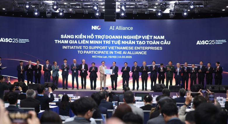 Thủ tướng: Ph&aacute;t triển tr&iacute; tuệ nh&acirc;n tạo v&agrave; phải thắng tr&iacute; tuệ nh&acirc;n tạo- Ảnh 3.