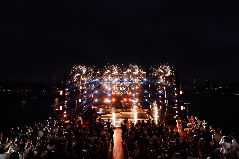 Đạo diễn h&eacute; lộ điều đặc biệt tại chương tr&igrave;nh &ldquo;Đ&ecirc;m kỳ quan - Wonders by night&rdquo;- Ảnh 4.