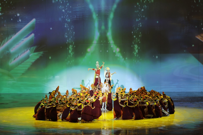 Gia đ&igrave;nh nhạc sĩ Văn Cao x&uacute;c động khi lần đầu c&ugrave;ng h&aacute;t Quốc ca v&agrave; lập kỷ lục Việt Nam- Ảnh 3.