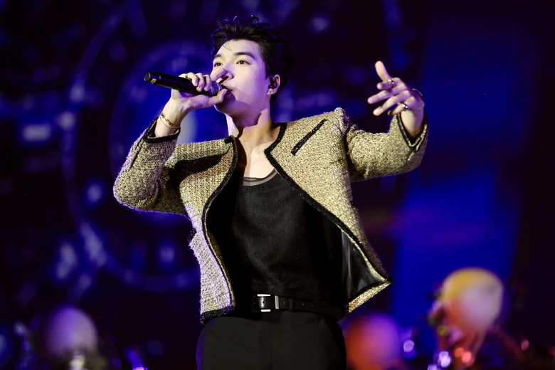 Gia đ&igrave;nh nhạc sĩ Văn Cao x&uacute;c động khi lần đầu c&ugrave;ng h&aacute;t Quốc ca v&agrave; lập kỷ lục Việt Nam- Ảnh 7.