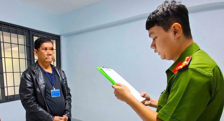 Tổ chức đ&aacute;nh bạc, chủ nh&agrave; nghỉ ở Đ&agrave; Nẵng bị bắt- Ảnh 1.