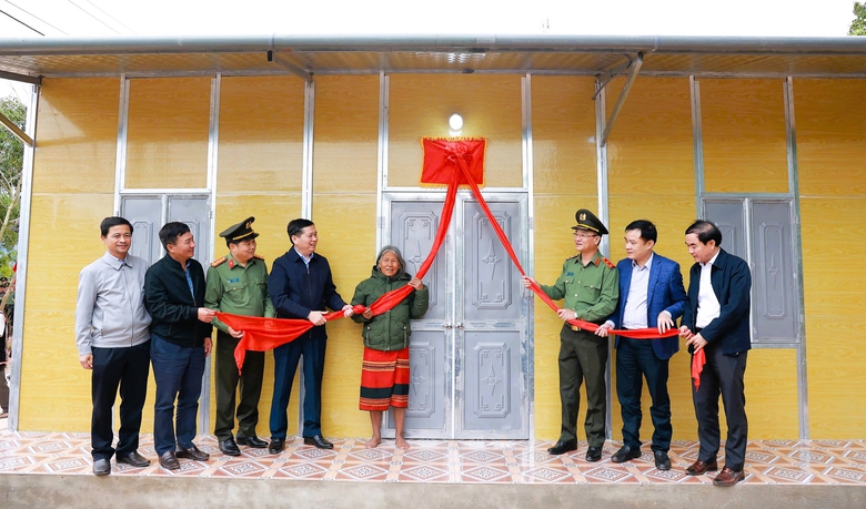 Bộ C&ocirc;ng an khởi c&ocirc;ng x&acirc;y dựng nh&agrave; ở cho người ngh&egrave;o tại Quảng Trị- Ảnh 3.