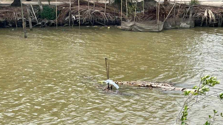 C&agrave; Mau: Ph&aacute;t hiện thi thể nam giới tr&ocirc;i s&ocirc;ng, chưa r&otilde; nguy&ecirc;n nh&acirc;n- Ảnh 1.